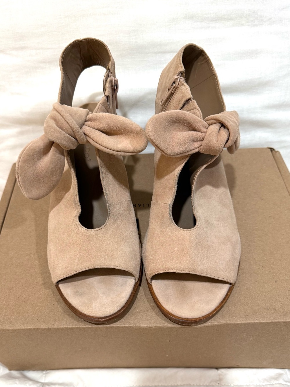 Bernardo Lizzie Blush/Tan Suede Knot Peep-Toe Zip Sandals